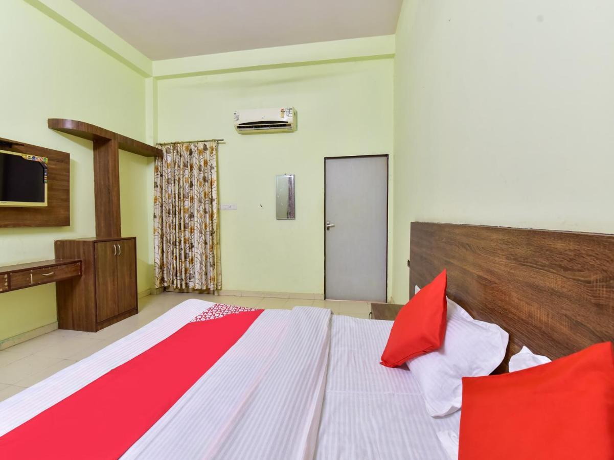 Oyo Sanskar Paradise 3*